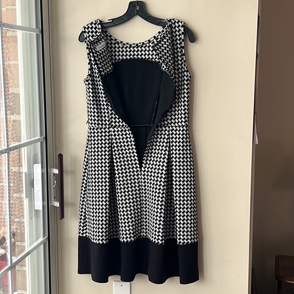 Gorgeous A-Line Calvin Klein Dress - Picture 5 of 5